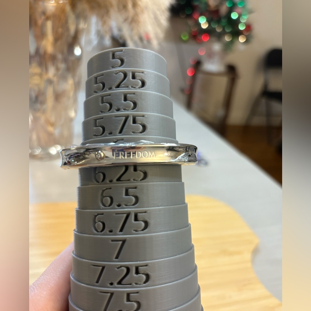 New Inori stainless steel  Bangle Bracelet size 6. - Picture 4 of 5